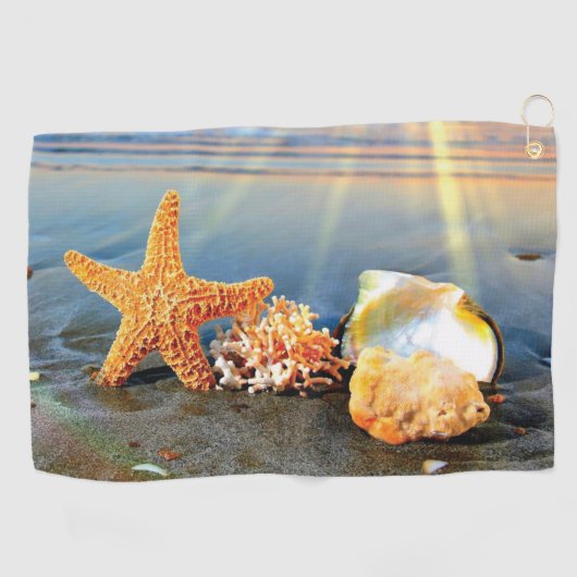 Muscheln und Seestern am Strand Golfhandtuch (Horizontal)