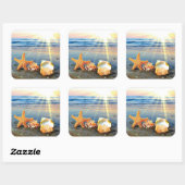 Muscheln und Seestern am Strand Quadratischer Aufkleber (Blatt)