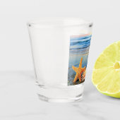 Muscheln und Seestern am Strand Schnapsglas (Links)