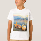 Muscheln und Seestern am Strand T-Shirt (Vorderseite)