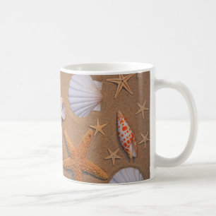 Muscheln und Starfish vereinbart auf Sand Kaffeetasse