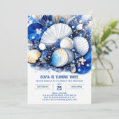 Muscheln von Seashore Boy zum Geburtstag Einladung (Stehend Vorderseite)