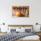Museum für Bauern. Kürbis in Scheune mit Heu Leinwanddruck (Insitu (Schlafzimmer))