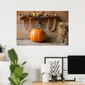 Museum für Bauern. Kürbis in Scheune mit Heu Poster (Heimbüro)