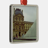 Museum Louvre Ornament Aus Metall (Rechts)