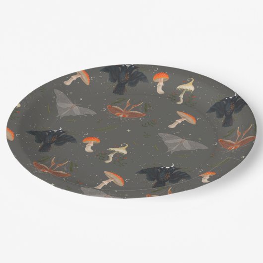 Mushroom Moth Butterfly Pattern Pappteller (Schrägansicht)