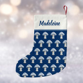 Mushroom Pattern in Cute Navy and Blue Chinoiserie Kleiner Weihnachtsstrumpf