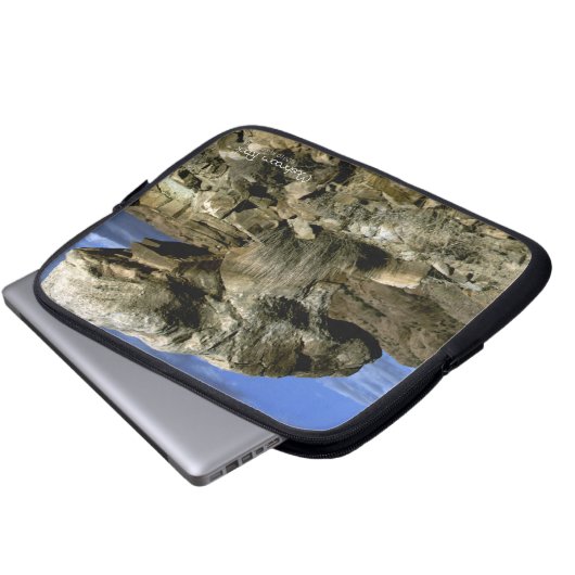 Mushroom Rock Laptopschutzhülle (Vorne Knopf)