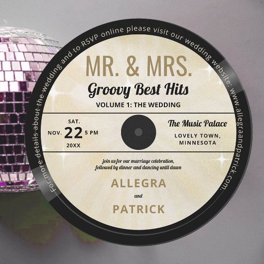 Music Mr. Groovy Gold Retro Vintage Wedding Einladung