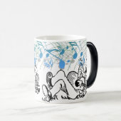 Music Vibes: Man Singing & Playing Guitar Verwandlungstasse (VorderseiteRechts)