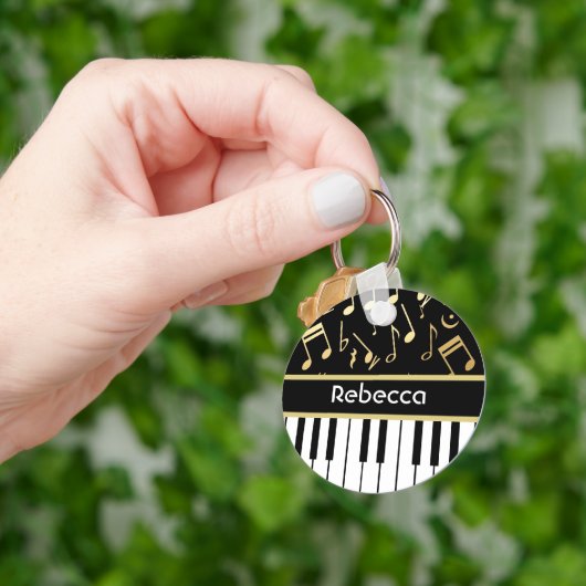 Musical Notes and Piano Keys Black and Gold Schlüsselanhänger (Hand)