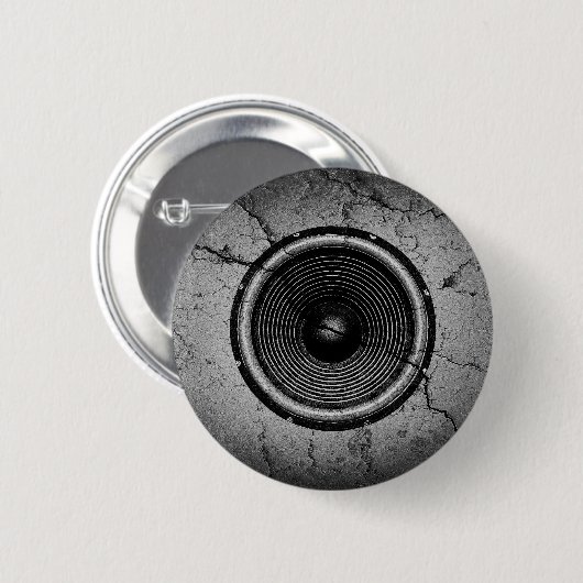 Musik-Lautsprecher an einer knackigen Wand Button (Vorne & Hinten)