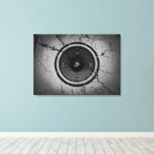 Musik-Lautsprecher an einer knackigen Wand Leinwanddruck (Insitu (Holzboden))