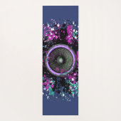 Musik-Lautsprecher und übereinander gelegte Farbe Yogamatte (Rückseite)