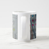 Musik-Mischpult Jumbo-Tasse (Rückseite)