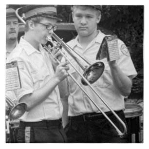 Musik - Posaune - Eine helfende Hand Fliese
