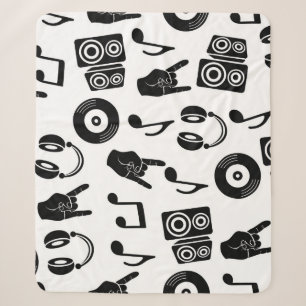 Musikalische Accessoires: monochromes Vintage-Must Sherpadecke