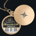 Musikalische Anmerkungs-und Vergoldete Kette<br><div class="desc">Ein eleganter Entwurf für den Pianisten oder den Keyboarder - Aufmachung von Tasten mit goldenen farbigen musikalischen Anmerkungen über einen schwarzen Hintergrund. Die Hintergrundfarbe kann zu jeder möglicher Farbe zum Anzug geändert werden Ihr eigener Bedarf und Art, fertigen den Text auf dem goldenen Farbstreifen zwischen den Klavierschlüsseln und dem Musiknoten...</div>
