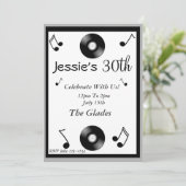 Musikalische Bemerkungen zum Geburtstag Einladunge Einladung (Stehend Vorderseite)