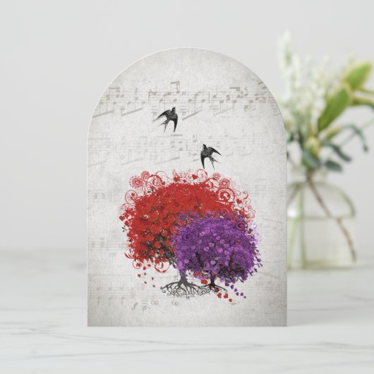 Musikalische Herzleaf Lila Bäume Vögel Hochzeit Einladung (Stehend Vorderseite)