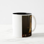 Musikinstrument aus Euphonium mit Notation Zweifarbige Tasse (VorderseiteRechts)