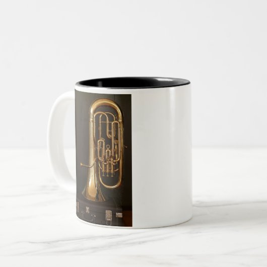 Musikinstrument aus Euphonium mit Notation Zweifarbige Tasse (Vorderseite Links)