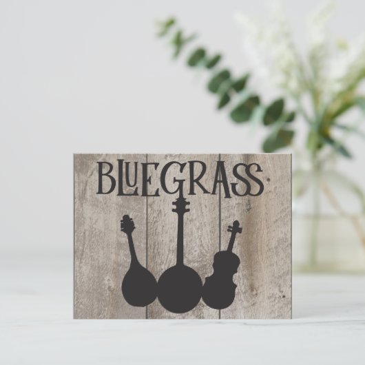 Musikinstrumente für Bluegrass auf rustikalem Holz Postkarte (Stehend Vorderseite)