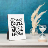 Musiklehrer machen Kaffee in Bildung Fotoplatte (Seite)