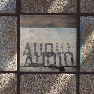 Musikliebhaber im urbanen Loft-Stil Fliese