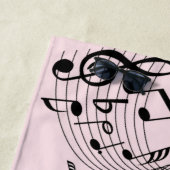 Musiknoten auf rosa strandtuch (Beispiel)