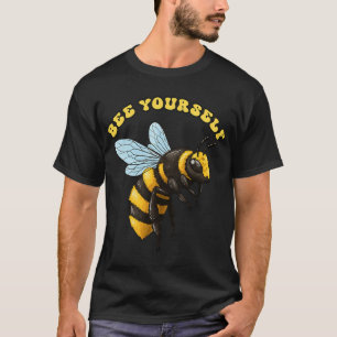 Musikwaschbär beim Gitarrespielen T-Shirt