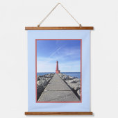 MUSKEGON LIGHTHOUSE, MICHIGAN WANDTEPPICH MIT HOLZRAHMEN (Vorderseite)