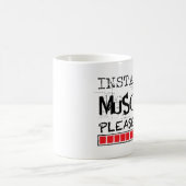 Muskeln installierend, warten Sie bitte Kaffeetasse (Mittel)