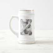 Muskulöser männlicher Torso und Initialen Original Bierglas (Links)