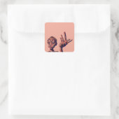 muss warten quadratischer aufkleber (Tasche)