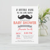 Mustache Baby Shower Einladung Rot und Grau (Stehend Vorderseite)