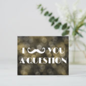 Mustache Bash Question Bokeh Lights Einladungen (Stehend Vorderseite)