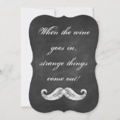 Mustache Chalkboard Halloween-Party Einladung (Vorderseite)