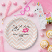 Mustache & Lips Mr. & Mrs Peach Zickzack Wedding Pappteller (Party)