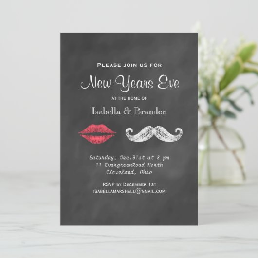 Mustache & Lips Silvester Party Einladung (Stehend Vorderseite)