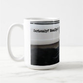 Mustache Tuxedo Cat (Seriös) Tasse (Links)