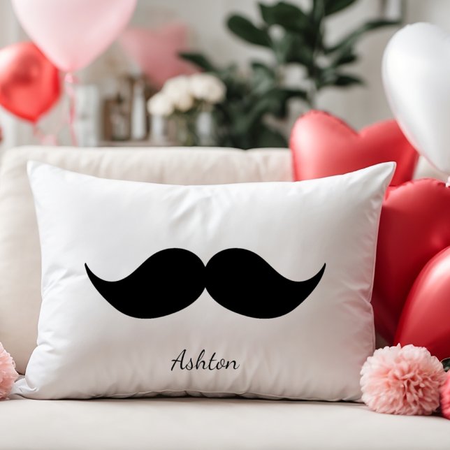 Mustache, Valentine's Day Couple Gift Lendenkissen (Von Creator hochgeladen)