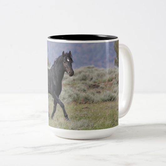 Mustang Wild Black Stallion und Cloud BeverageMug  Zweifarbige Tasse (VorderseiteRechts)