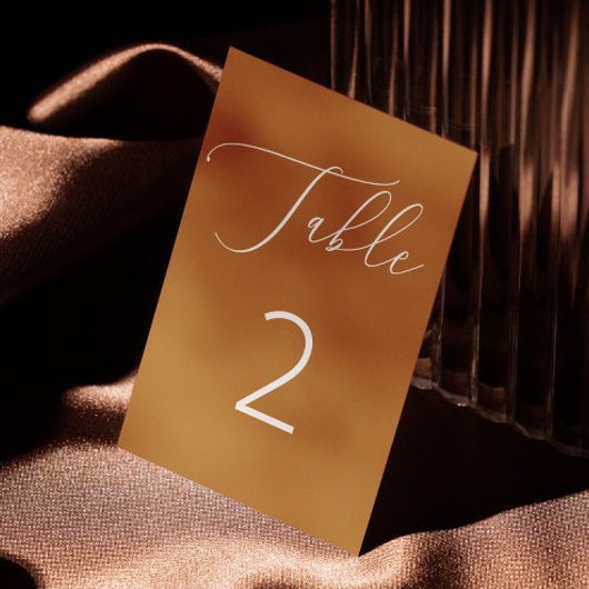 Mustard Brown Minimalistische Script-Hochzeit im H Tischnummer