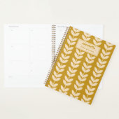 Mustard Retro Vibe Leaf Muster Monogramm Planer (Anzeige)