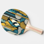 Mustard Yellow Aquamarin Blue Pinguin in Retro Geo Tischtennis Schläger (Seitenansicht)