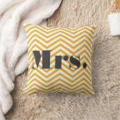 Mustard Yellow Ivory and Gray Zig Zag Pillow Kissen (Decke)