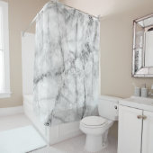 Muster auf weißem Marmorboden und Rückseite Duschvorhang (Beispiel)