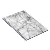 Muster auf weißem Marmorboden und Rückseite Notizblock (Rechte Seite)