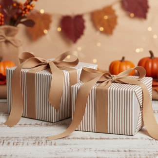 Muster aus beigen und weißen Streifen Geschenkpapier